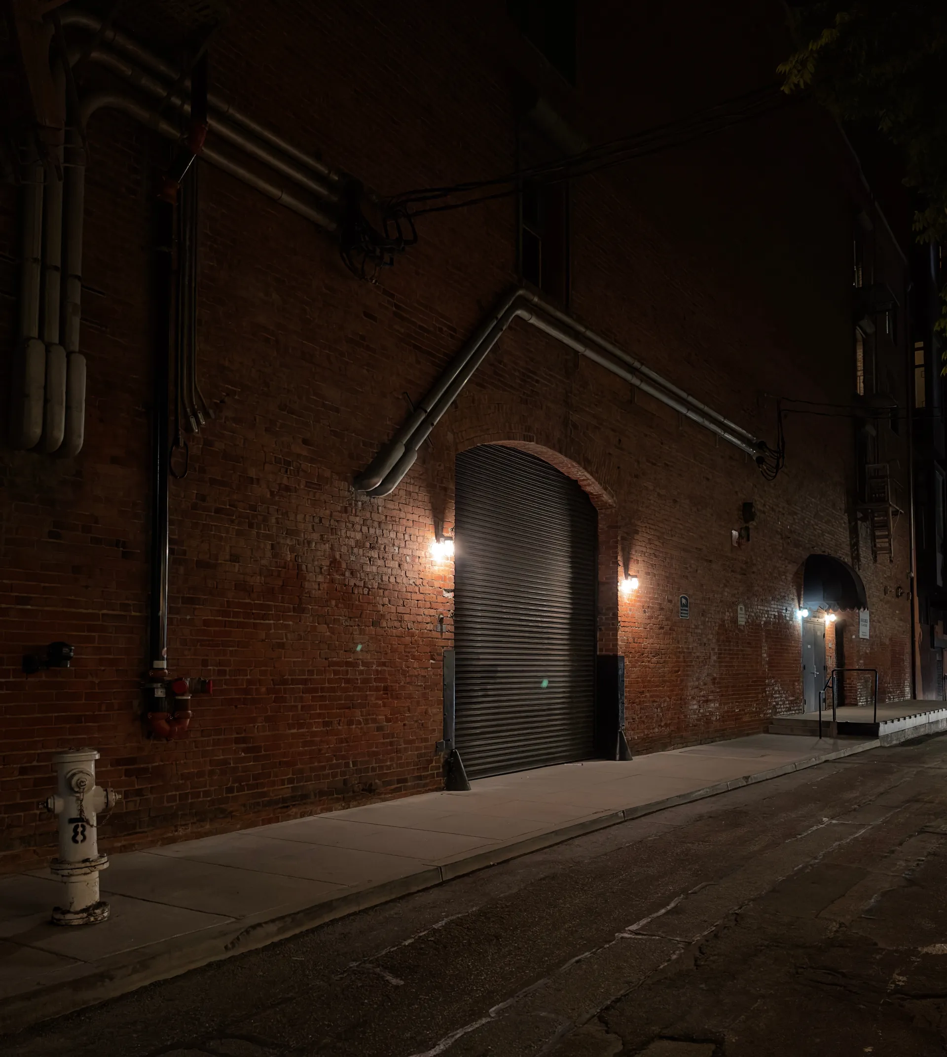 A dark alley in Soma