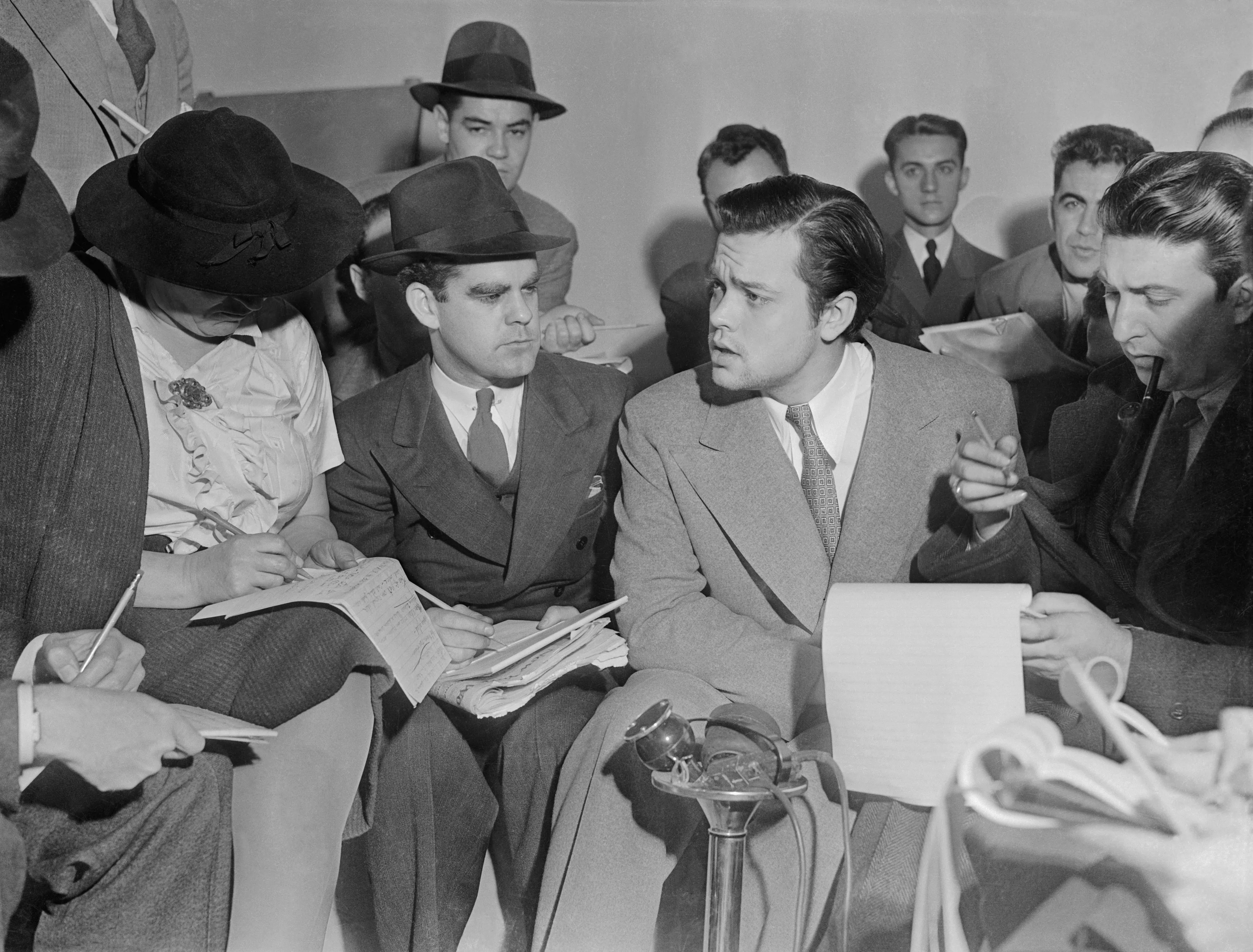 Orson Welles telling reporters he had no idea War of the Worlds would cause a panic