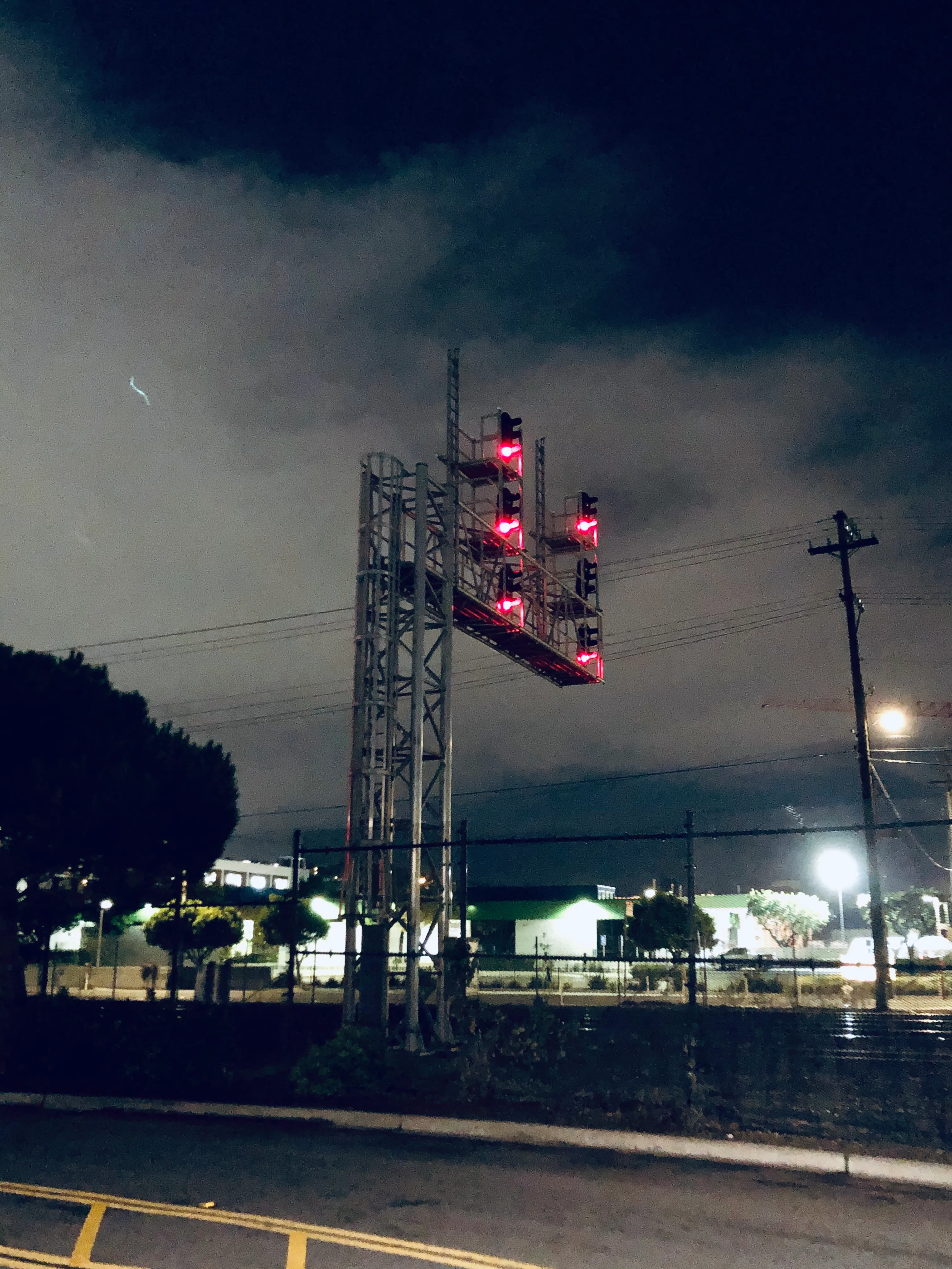 Warning lights along Caltrain